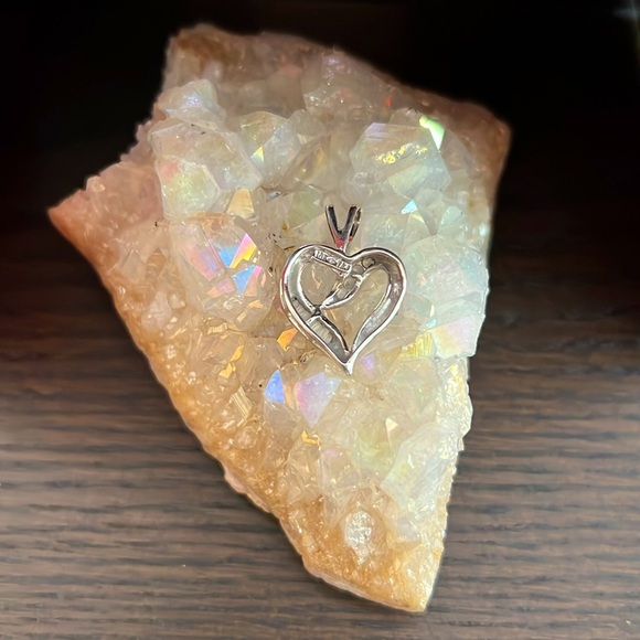 Vintage 10K White Gold with Diamonds TAJ Heart Pendant - Picture 2 of 4